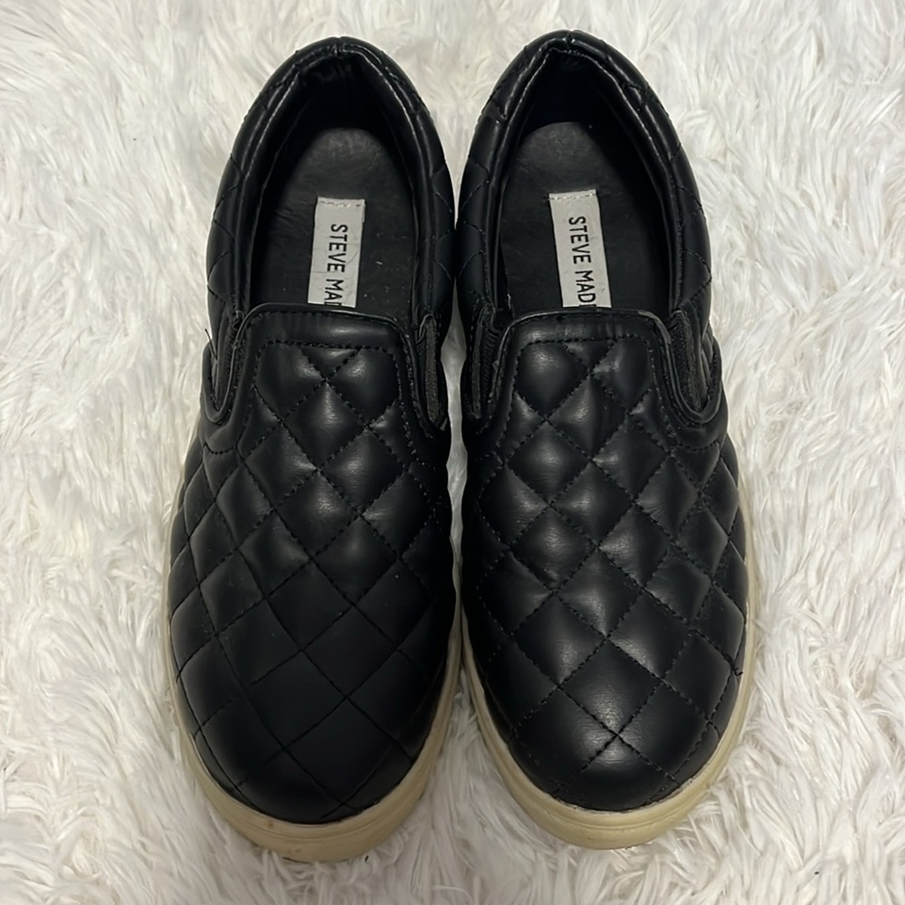 Steve Madden Women’s Black Ecentrcq Quilted Sneaker Size 6.5